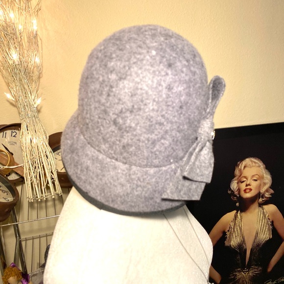 Calvin Klein Wool Classic Hat in Gray embellished  bow logotype in silver - Picture 5 of 10